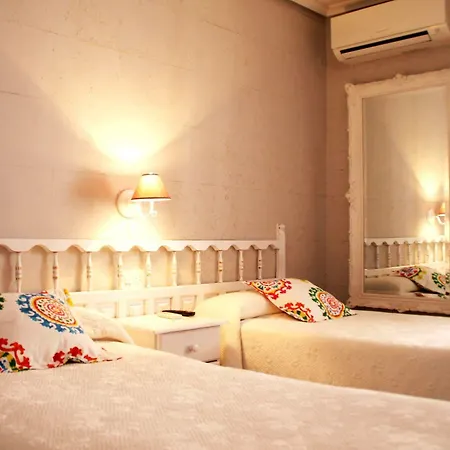 Hotel Hostal Los Molinos 3*